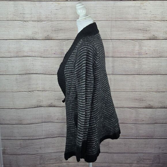 Carve Designs Women's Wool Blend Shawl Black White Striped Cardigan XL - Picture 2 of 8